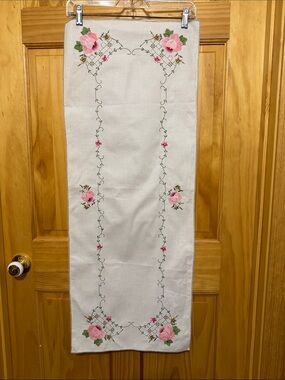 Embroidered Vintage Pink Rose Table Runner - Home Dining-Dresser Sash.